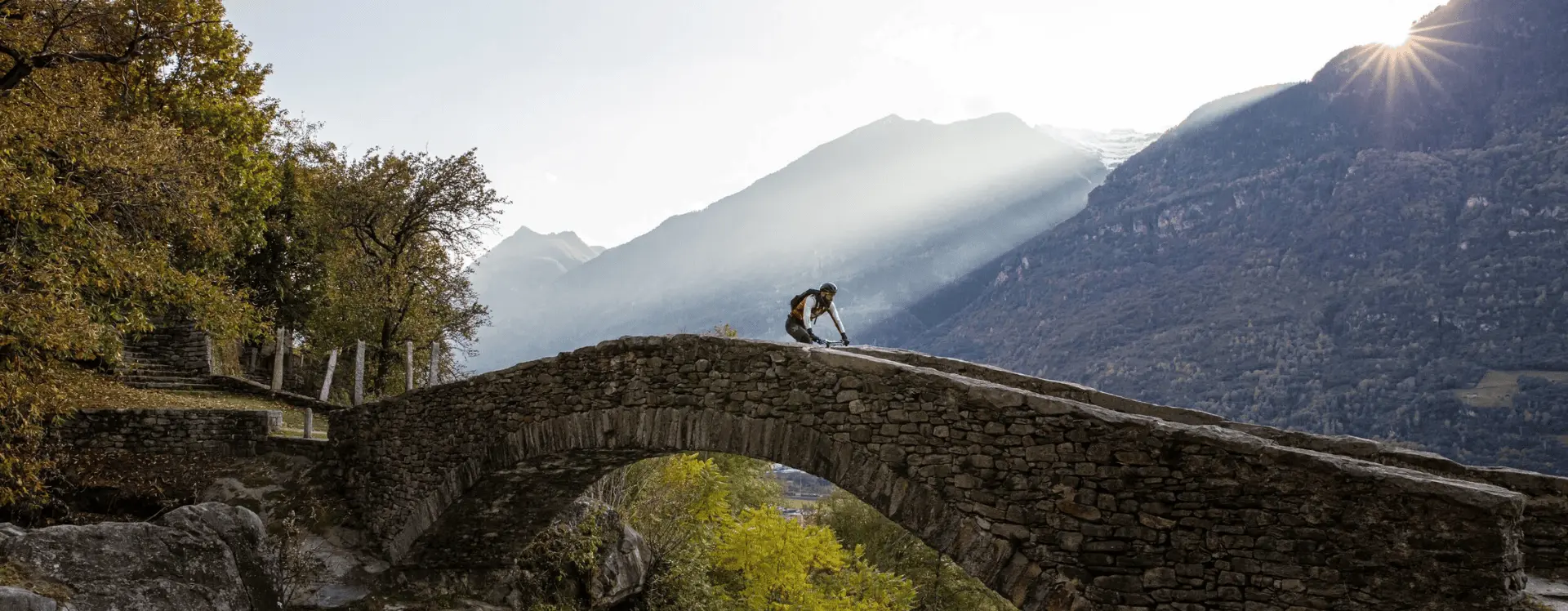 Brücke im Valle di Blenio/Bleniotal. Foto: Christof Plümacher.