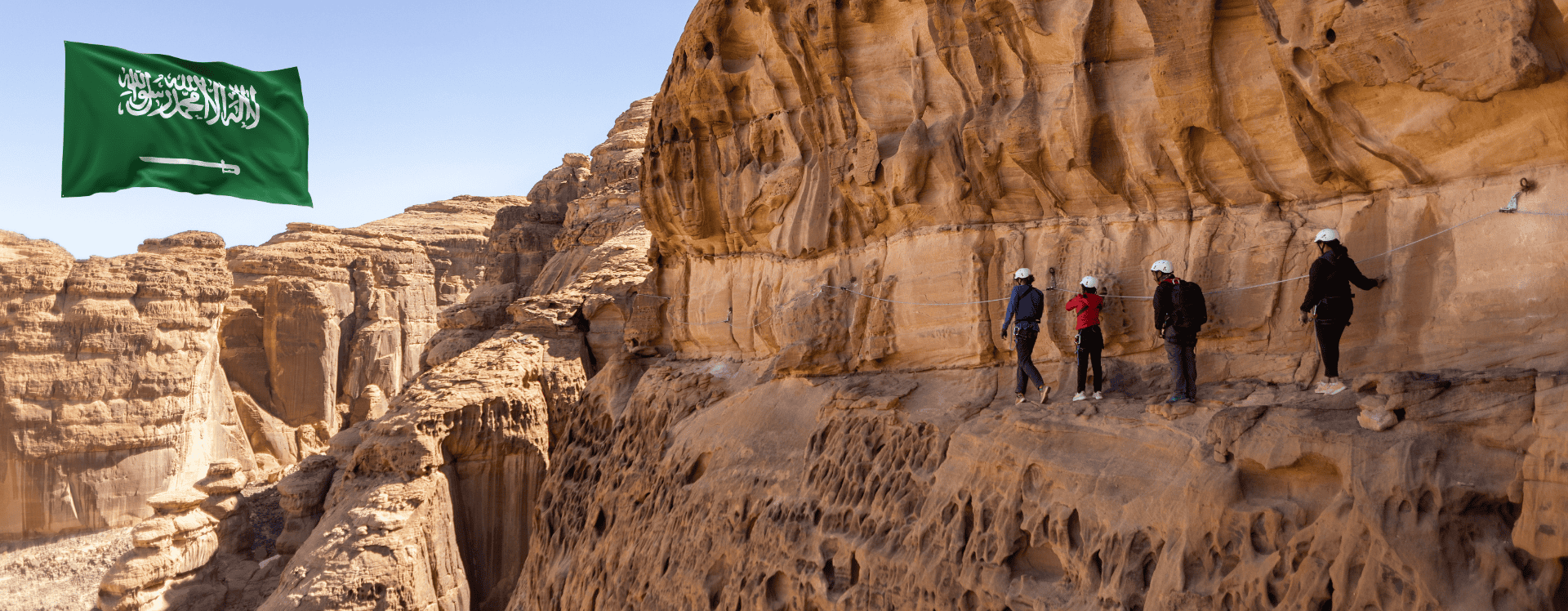 AlUla zu Fuß: Vier Wandertouren durch die Wüste und das Felsenlabyrinth Saudi-Arabiens