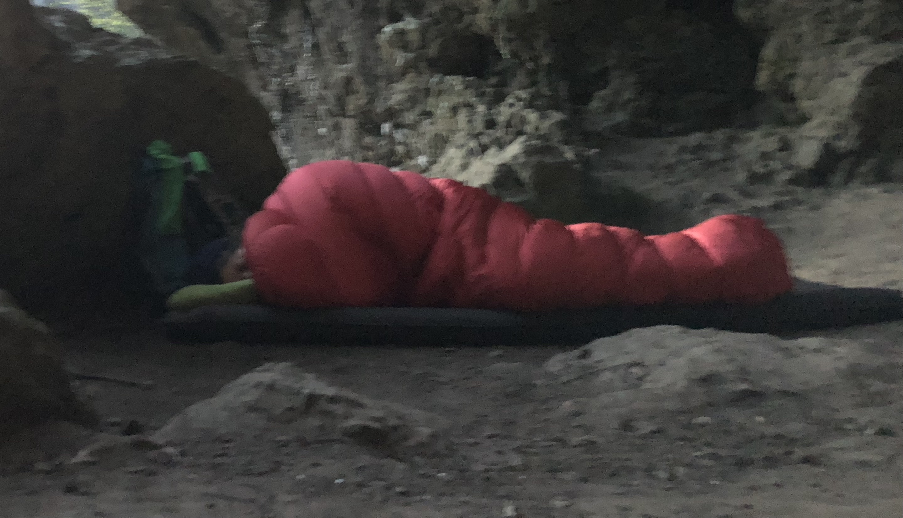 Ich beim schlafen auf der Isomatte