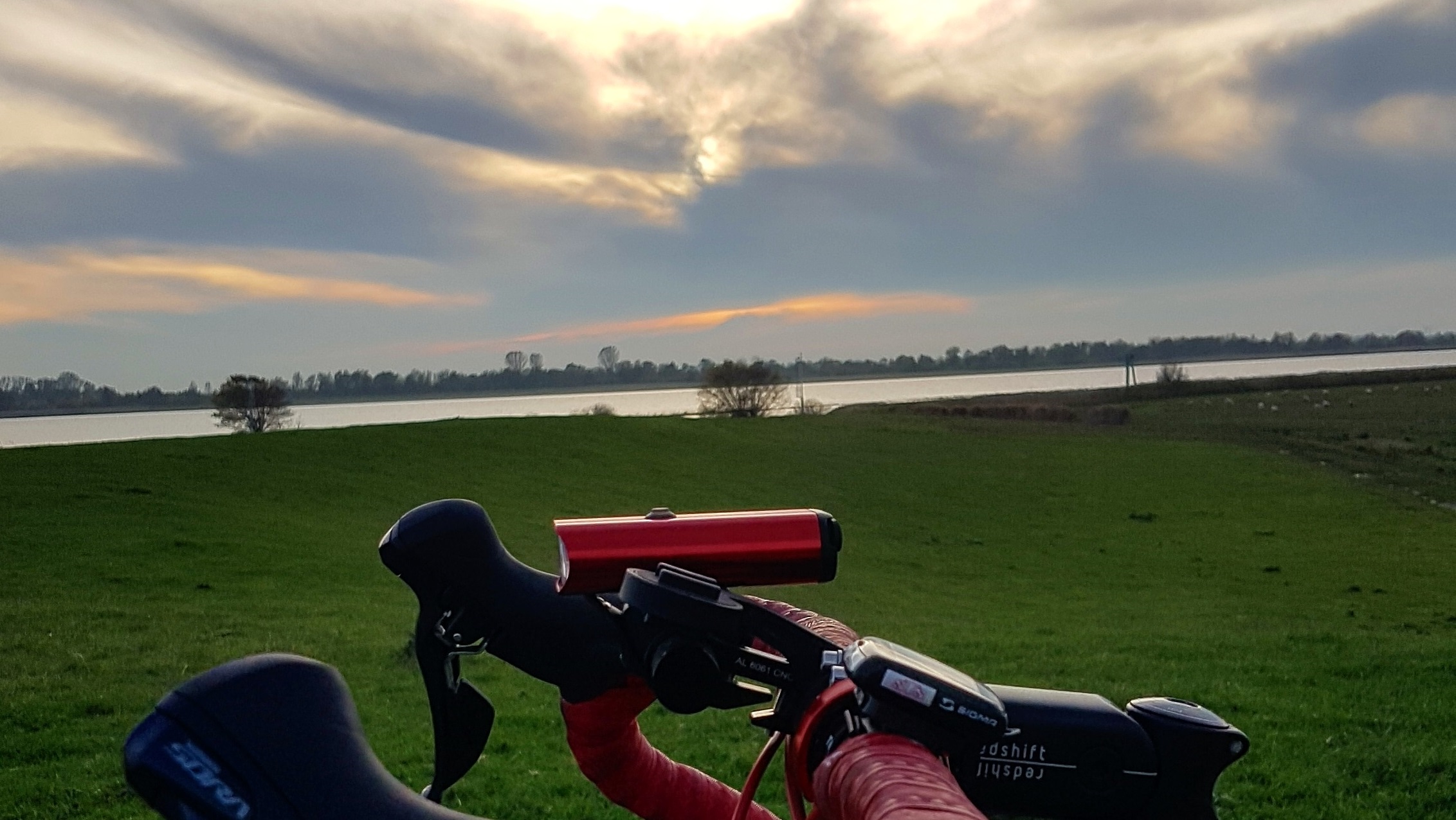 auf Elberadweg, Novembertour zwischen HH und Glückstadt