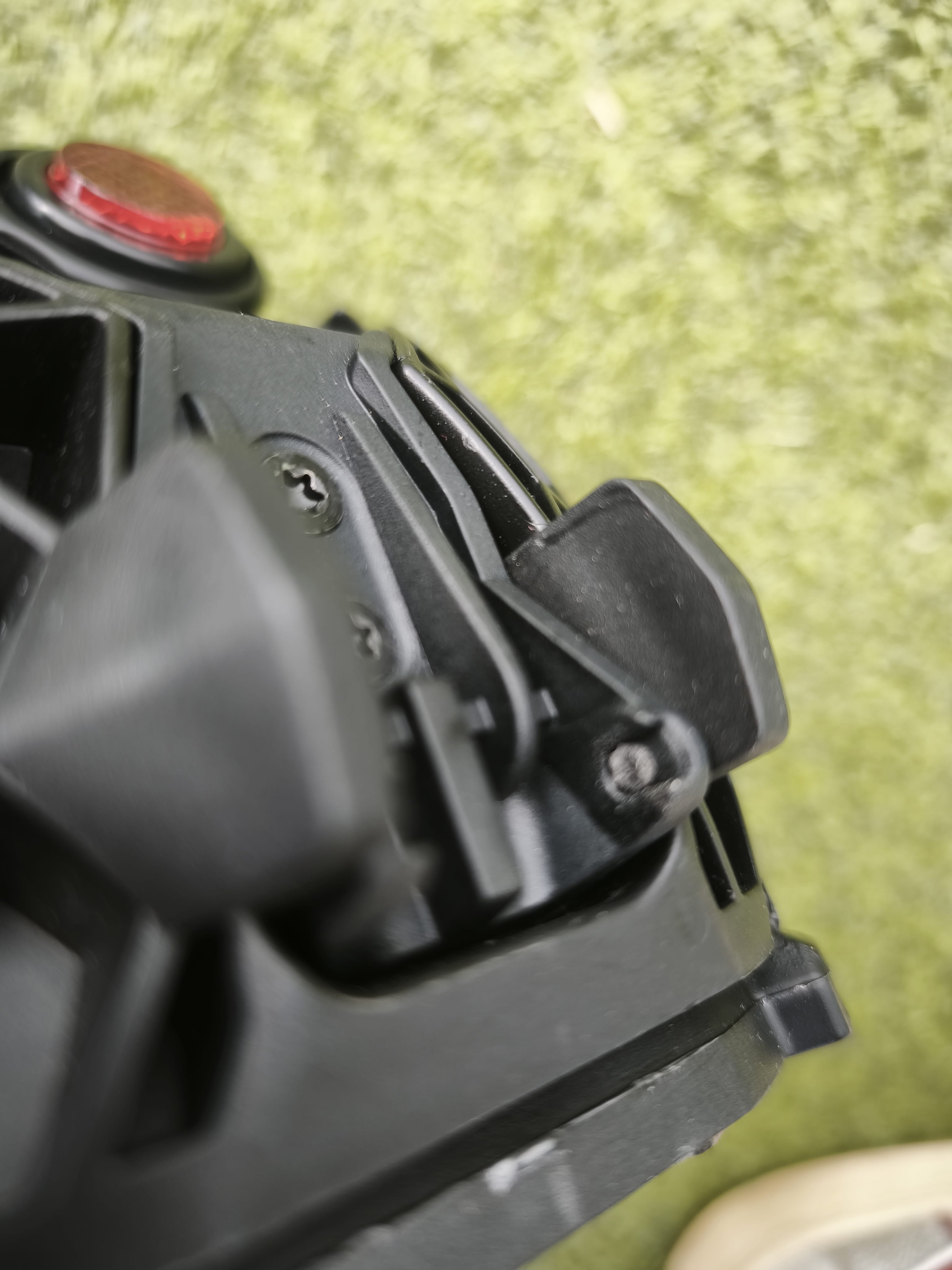 Der kompetente OUTSIDEstories-Test: NEWLANE Foldable MIPS Bike Helmet - Faltbarer Fahrradhelm 
