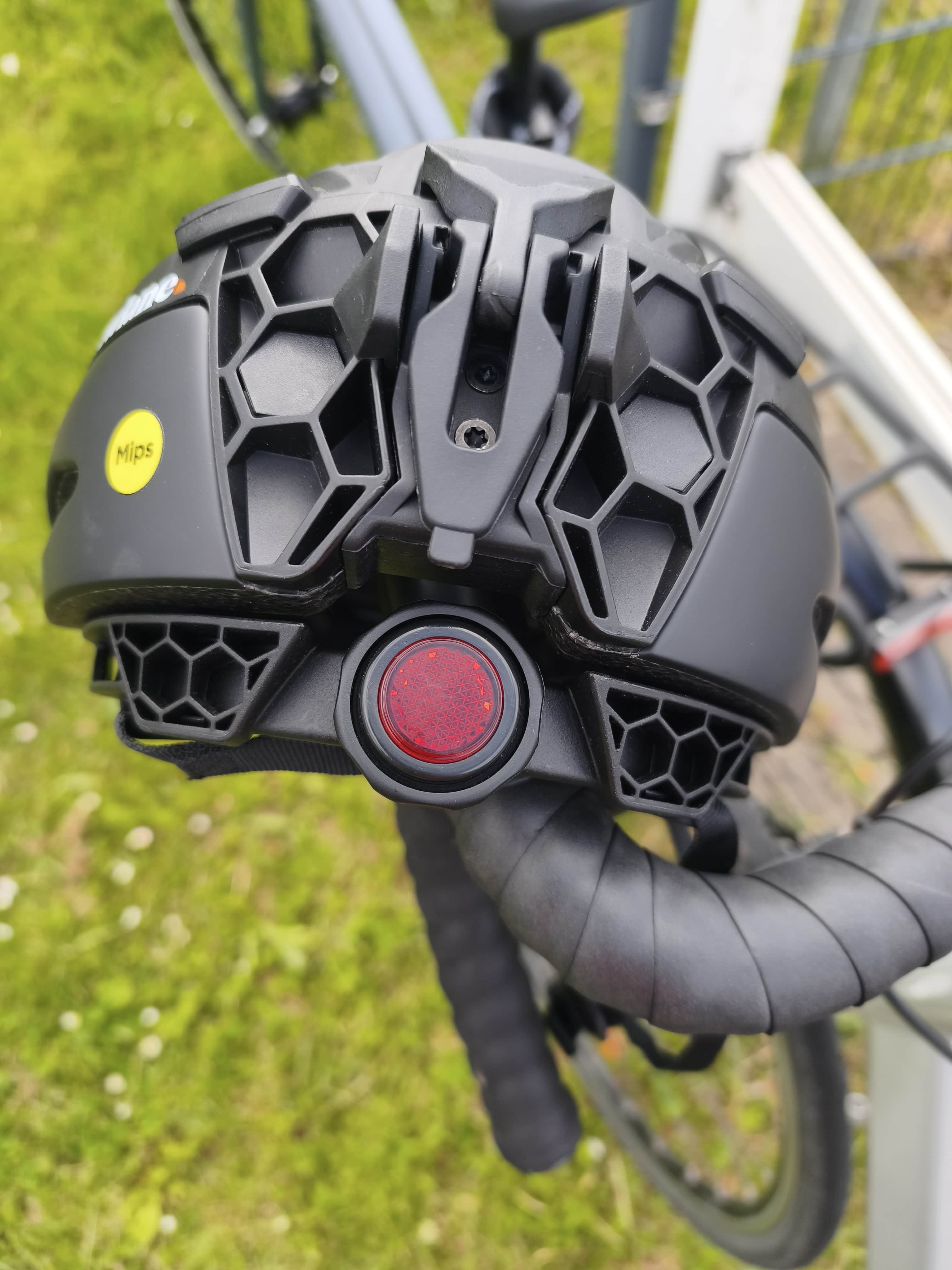 Der kompetente OUTSIDEstories-Test: NEWLANE Foldable MIPS Bike Helmet - Faltbarer Fahrradhelm 