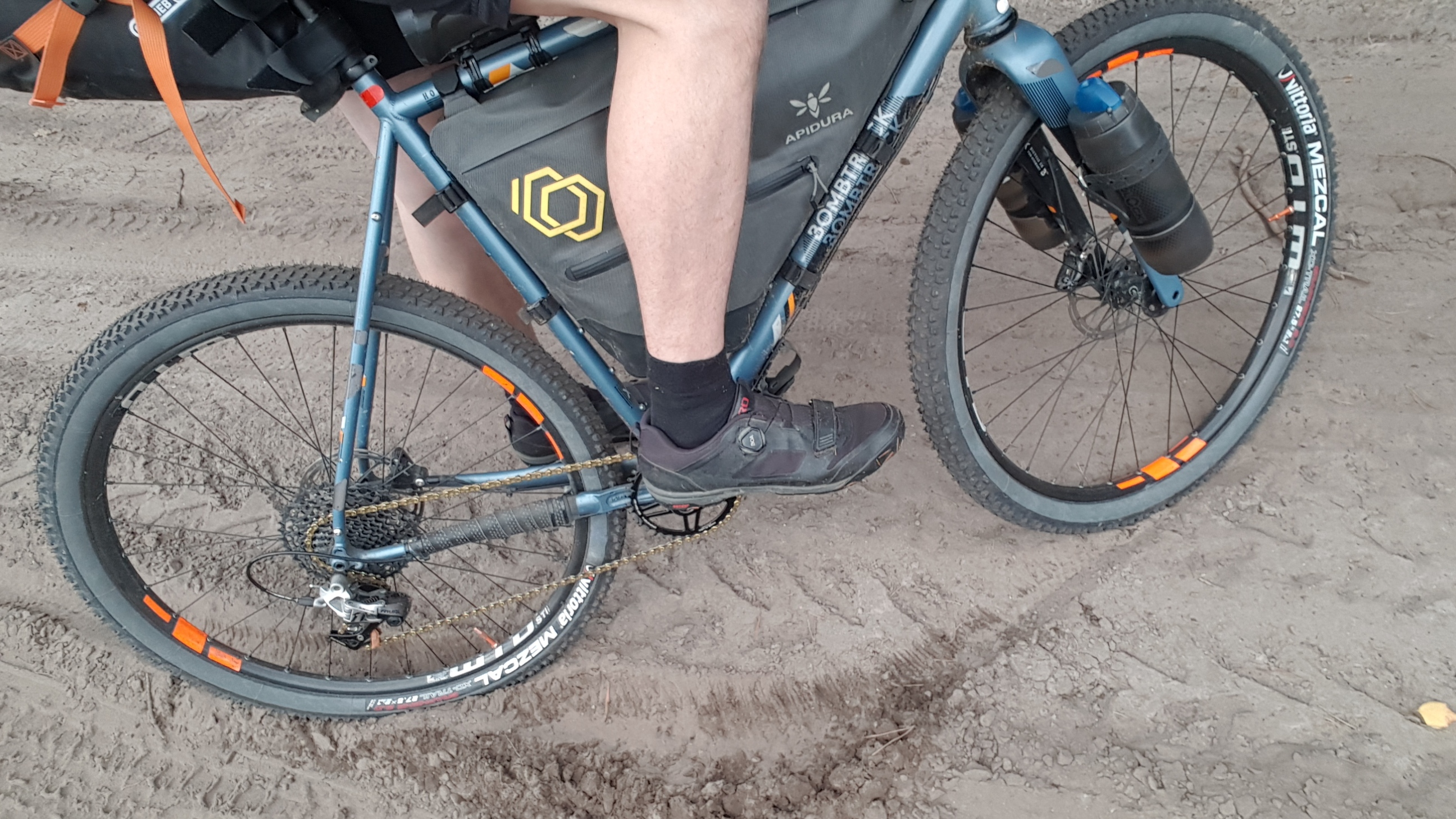 Gravel-Bike im Sand