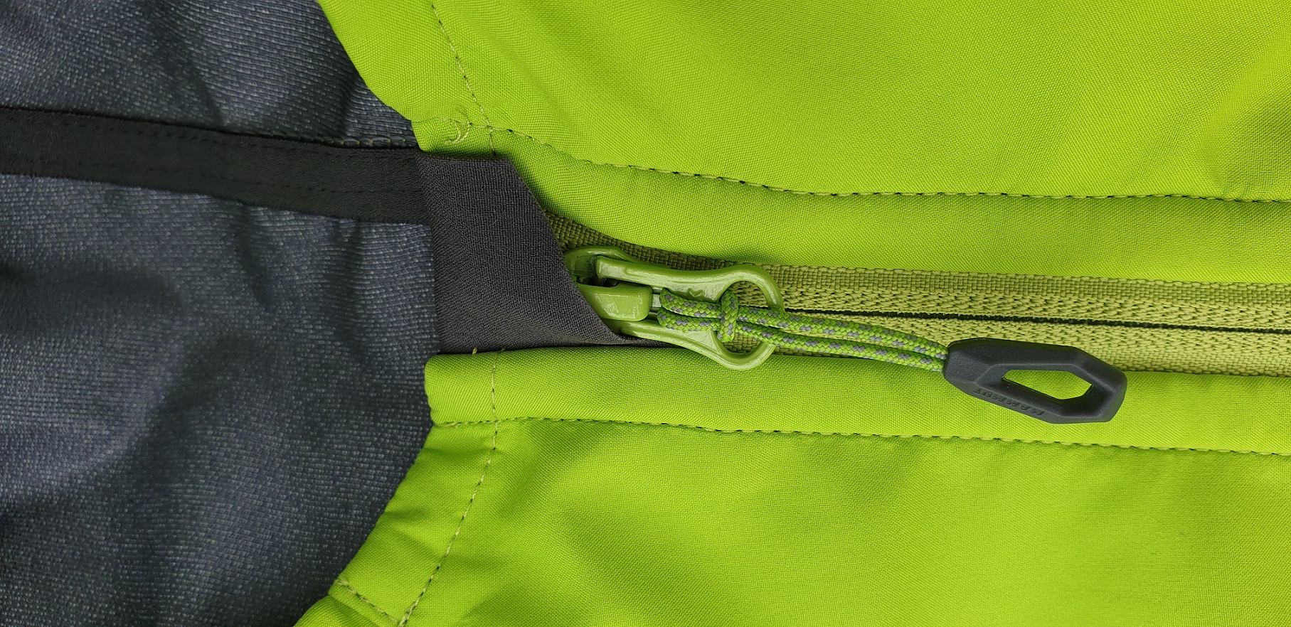 Ultimate V Light SO Hooded