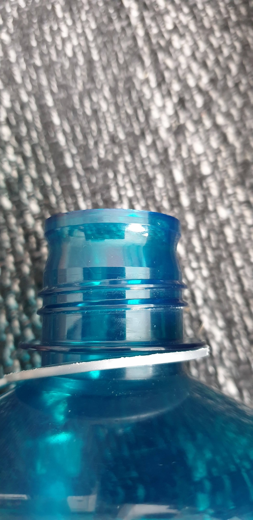 Einkerbung Flaschenhals