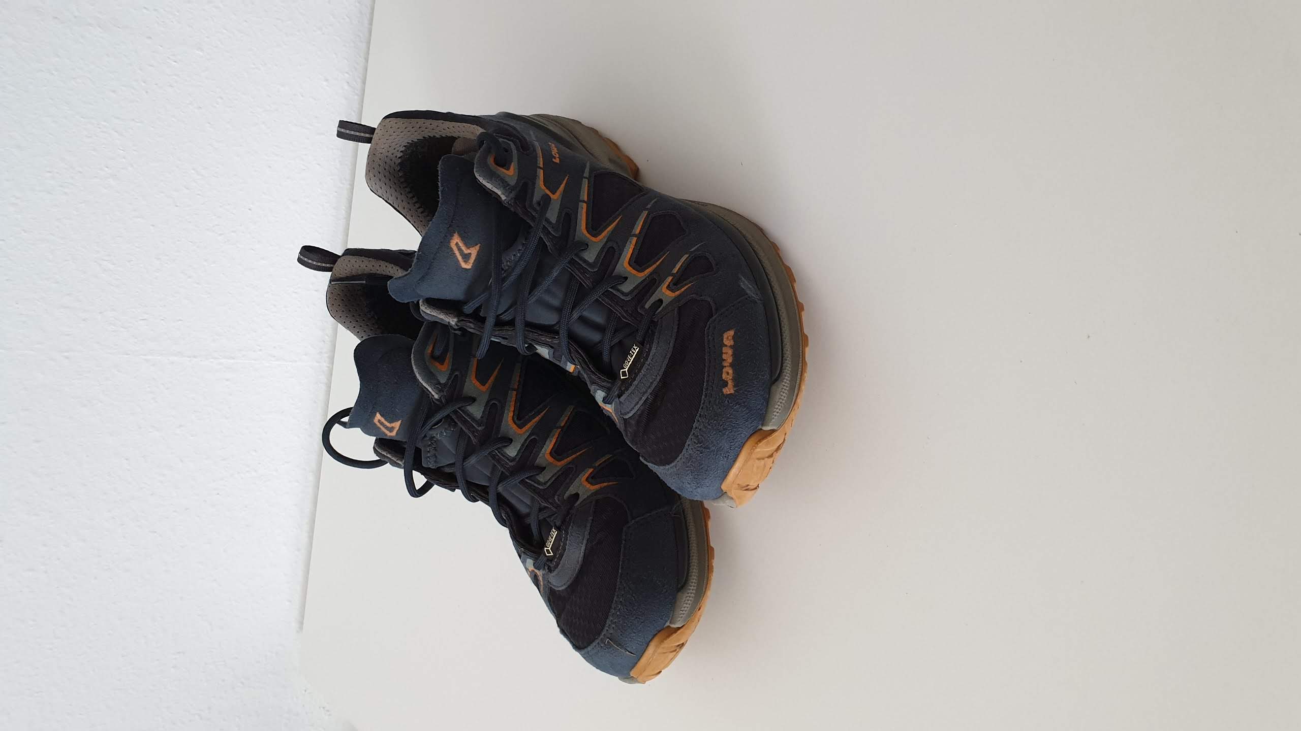 Schuhe von vorne