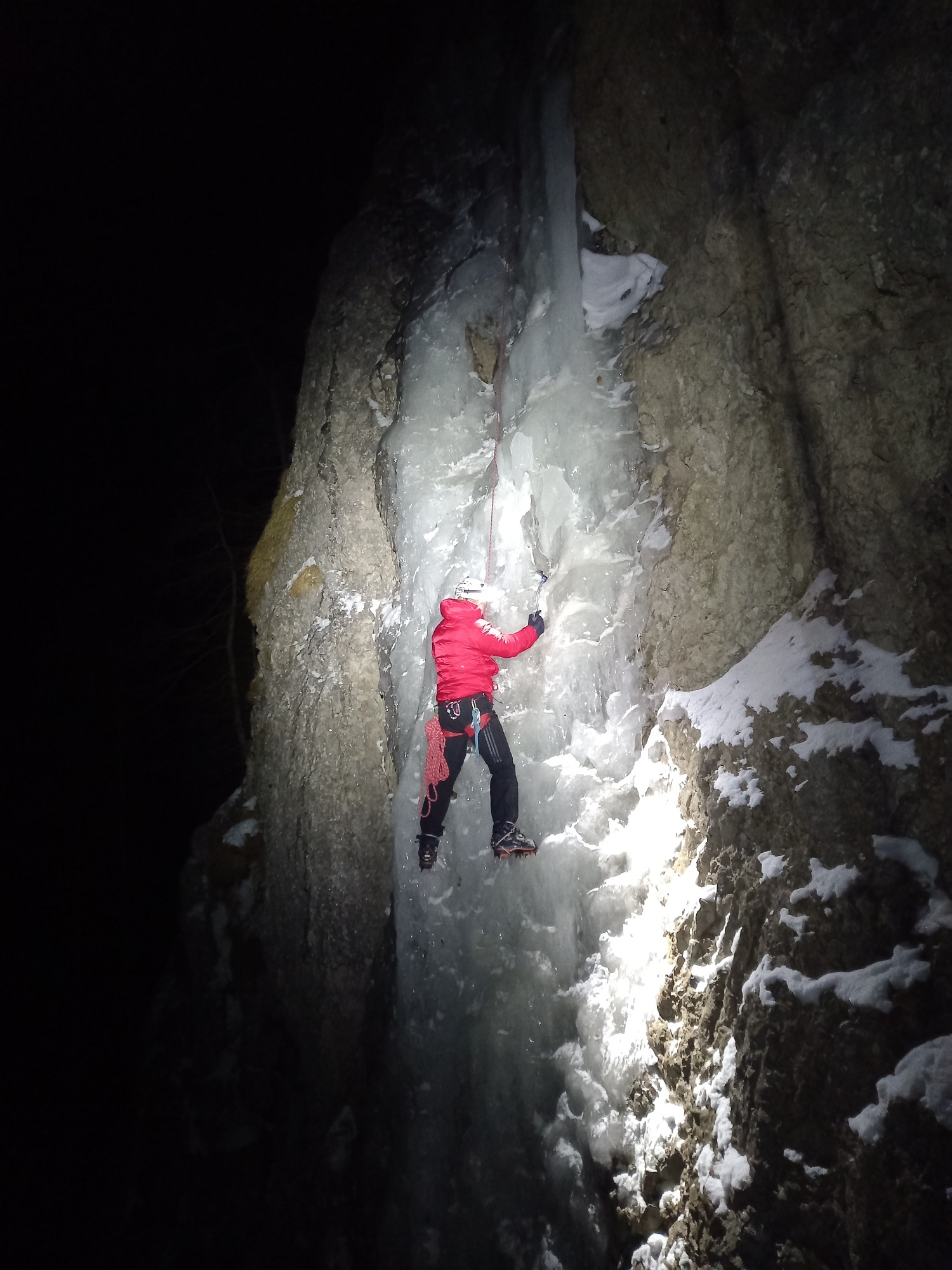 beim eisklettern