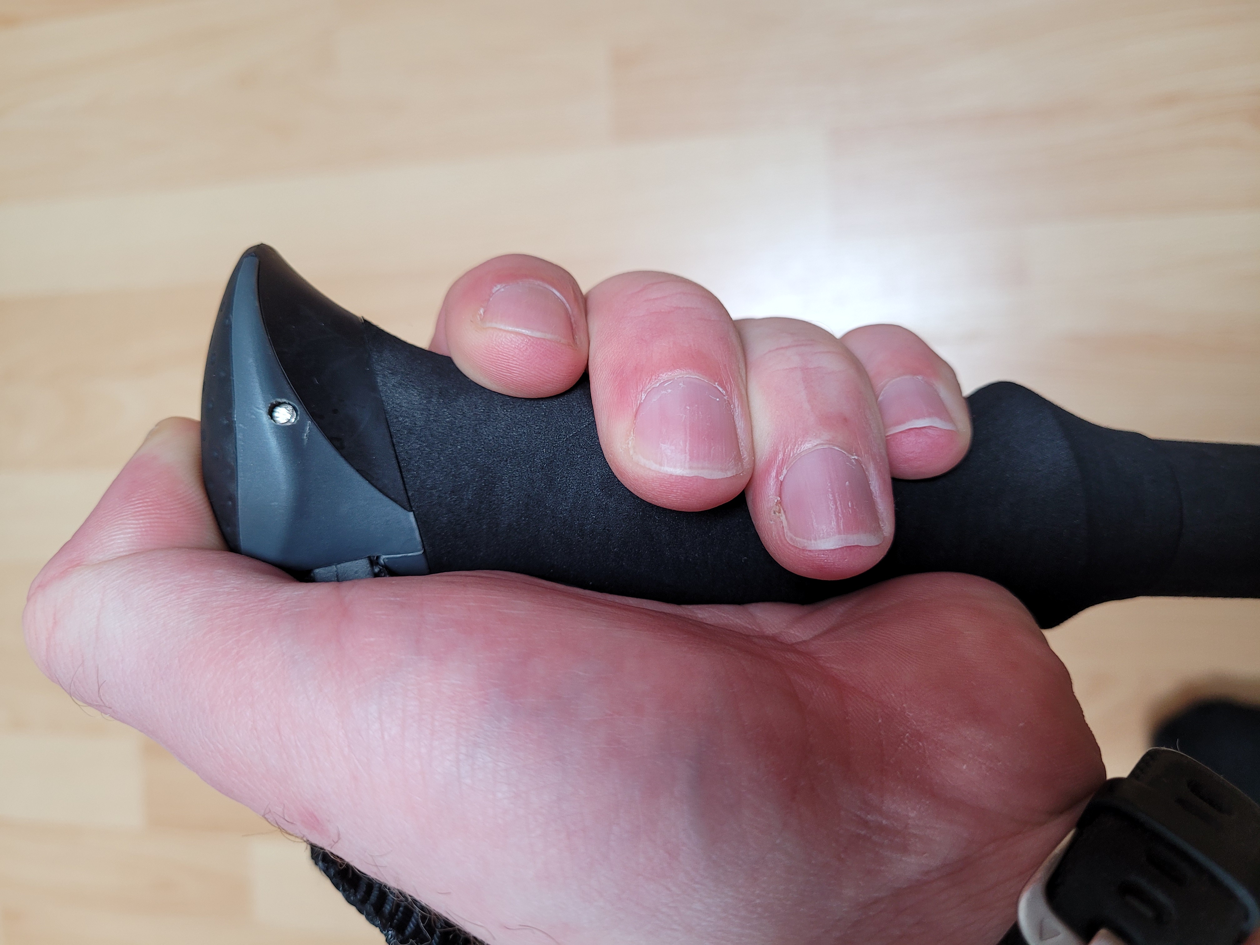Handposition auf dem Griff