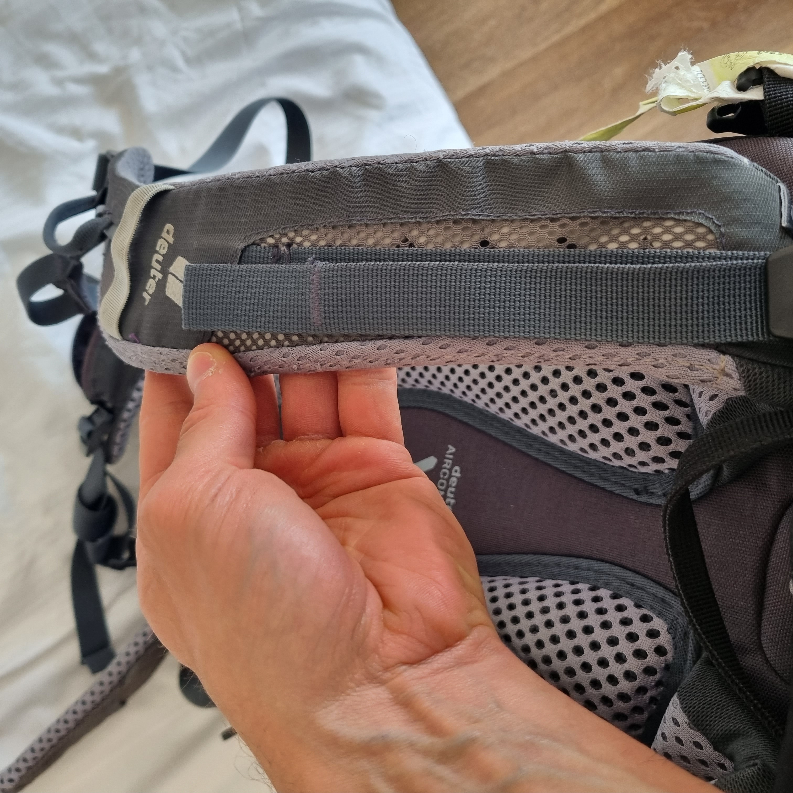 Breite Träger mit Einstellmöglichkeiten