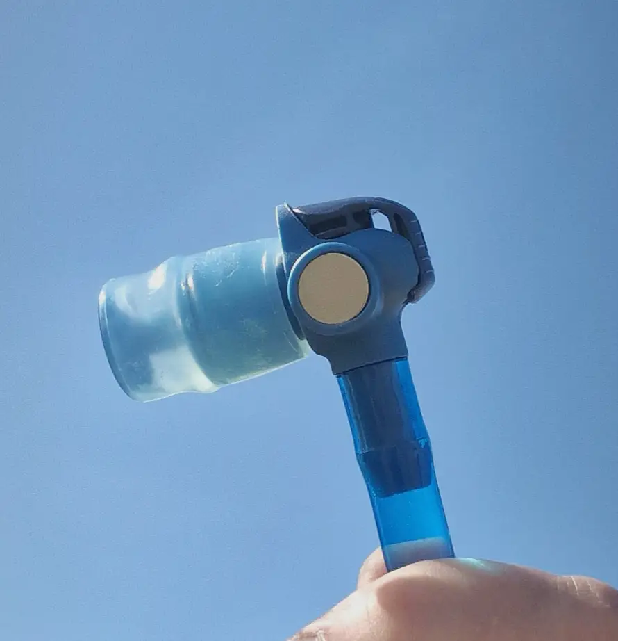 Beißventil mit Magnethalterung für den Brustgurt