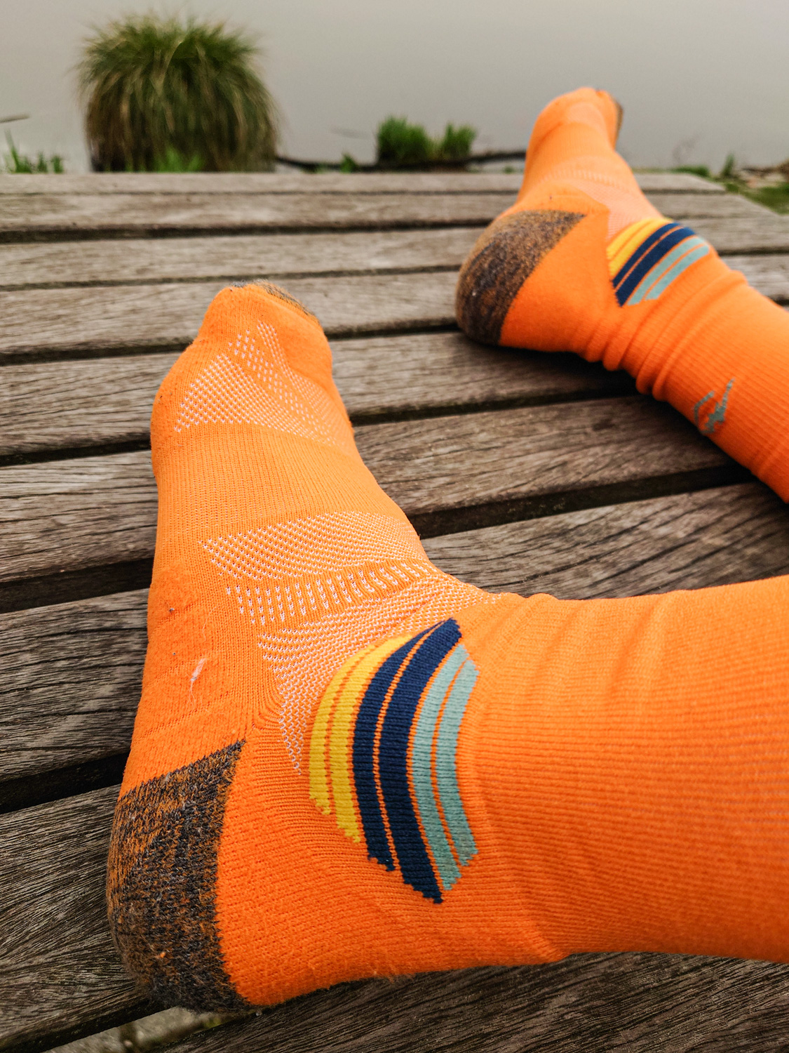 Beide Socken am Fuß