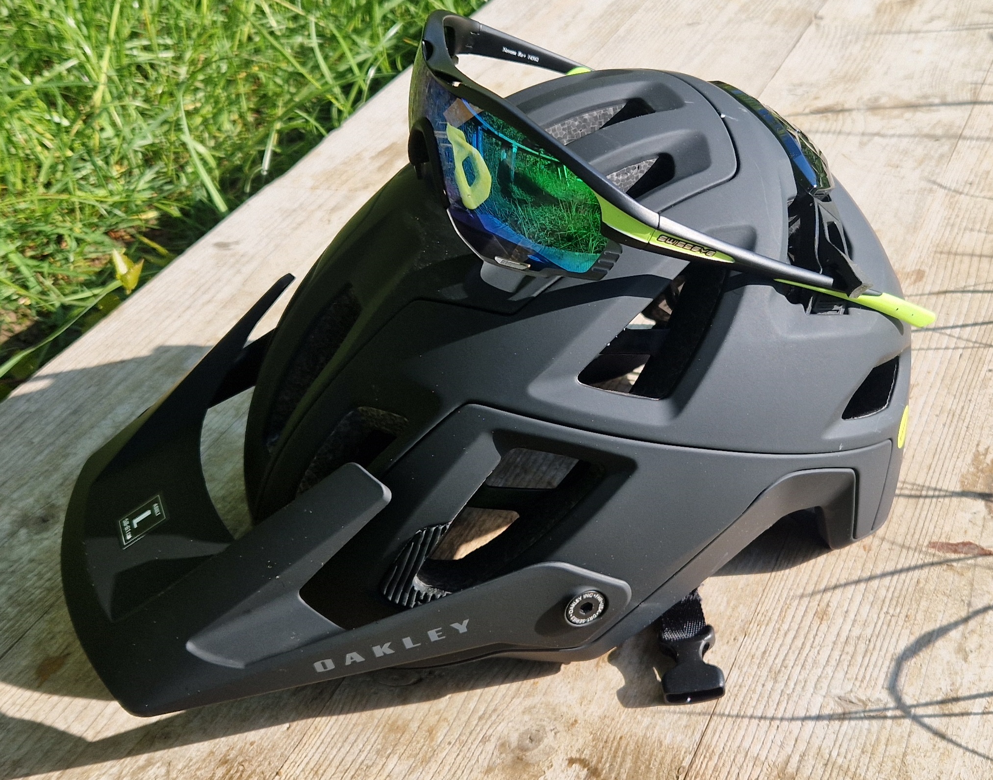 Oakley - DRT5