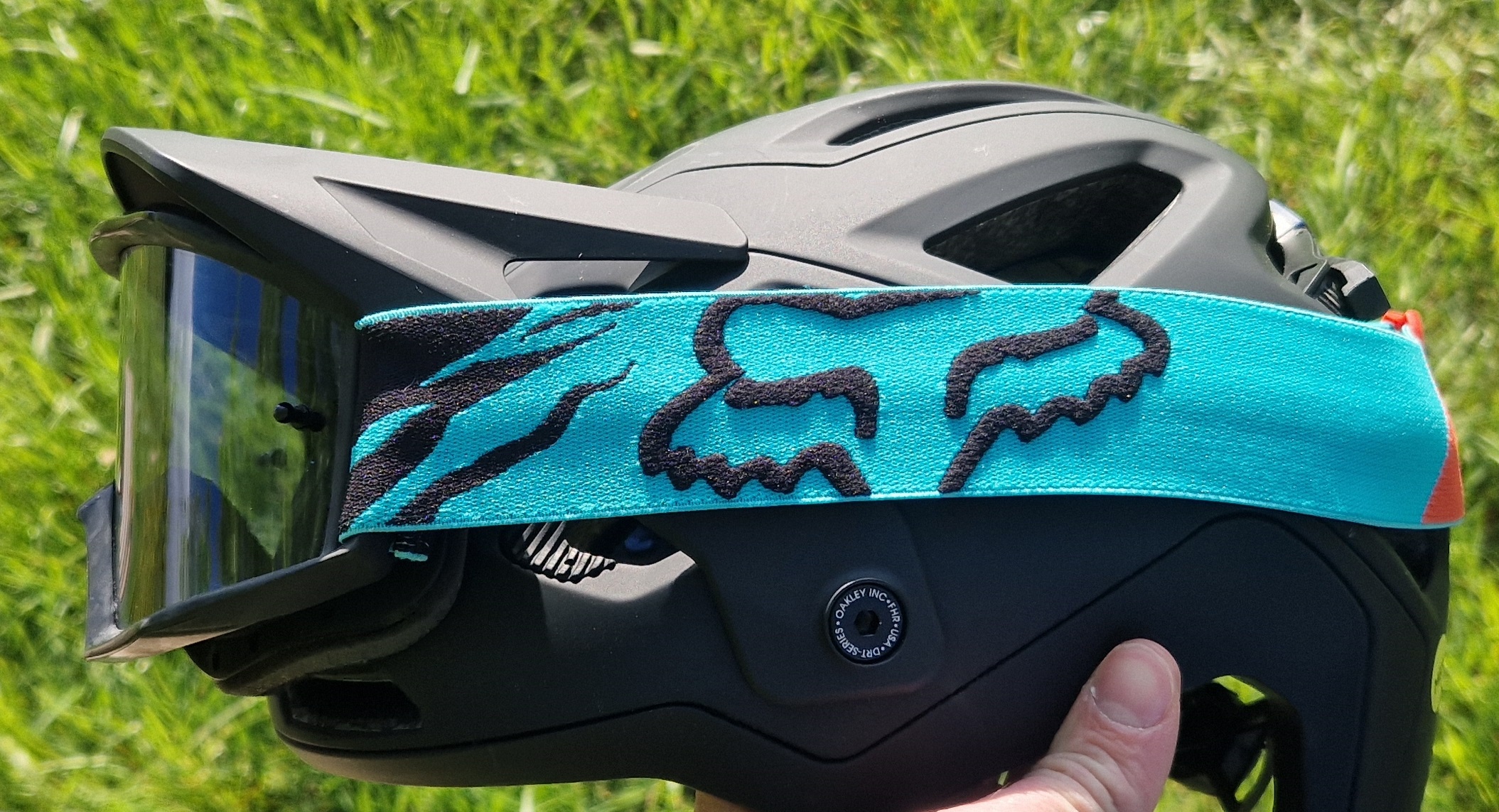 Oakley - DRT5