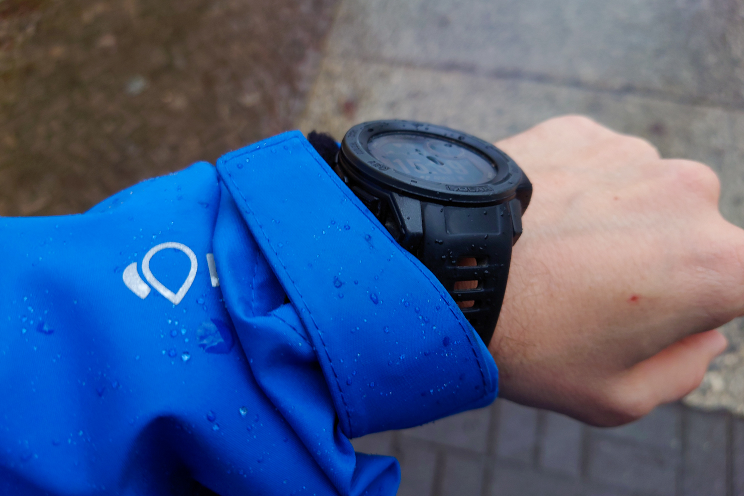 Mit Uhr
