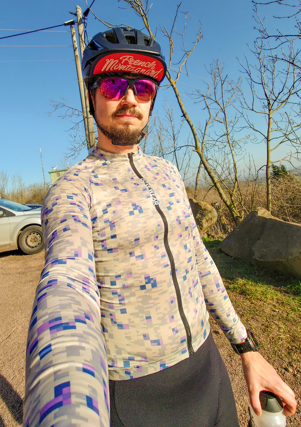 Trikot angezogen