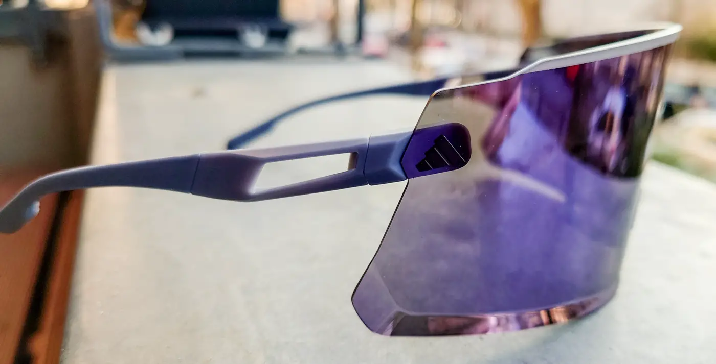 Brille seitlich