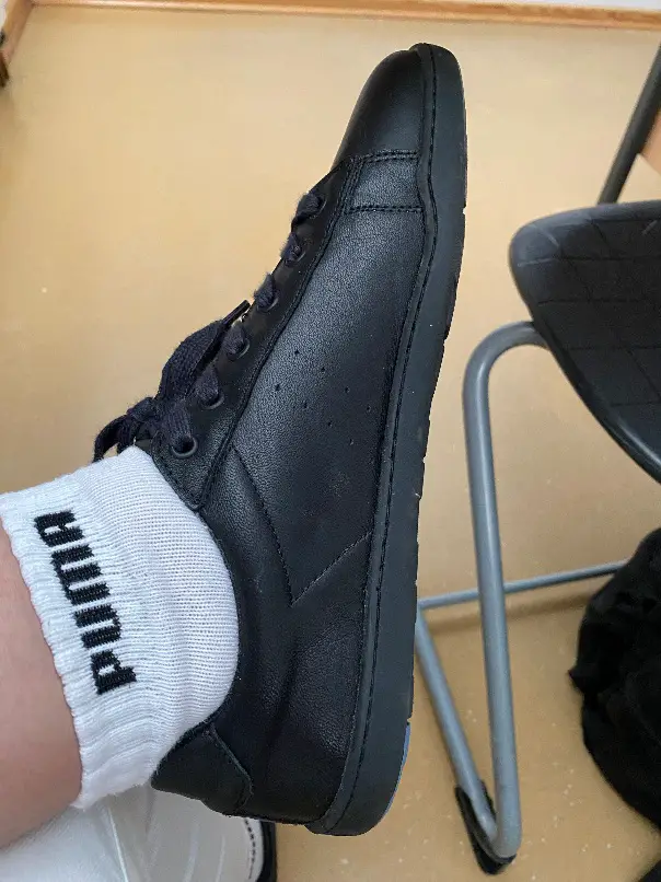 In einem Barfußschuh muss genug Platz für die natürliche Bewegung der Muskeln und Sehnen sein und dabei sollte der Schuh aber auch fest am Fuß sitzen. Beides erfüllt der Blusun hervorragend. 