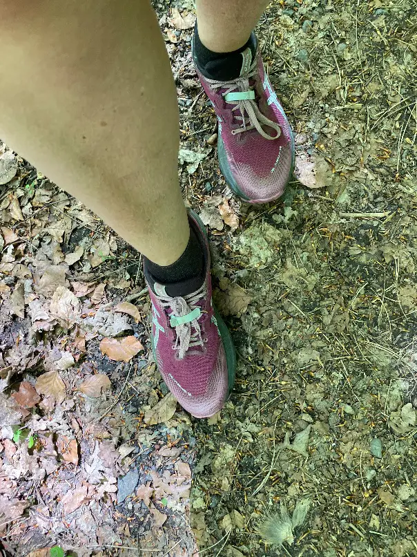 Eine perfekte Kombinatiion: leichte Mesh Sportschuhe und atmungsaktive Sportsocken.