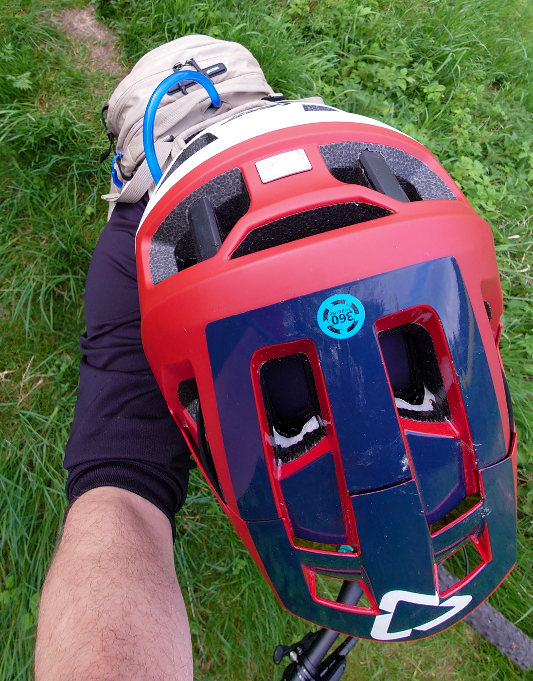 Schlauch im Rucksack