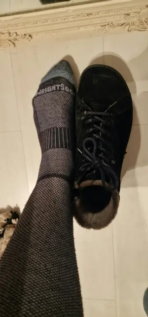 Der leichte Barfußschuh bietet perfektes Barfußlaufen mit den Eigenschaften eines wärmenden Winterboots.