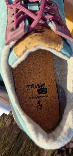 Einen Schuh mit Korkeinlegesohle hat viele Vorteile