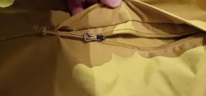 Zipperbänder sichern guten Zugriff.