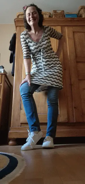 Ich bin 180cm groß und trage Schuhgröße 42.
