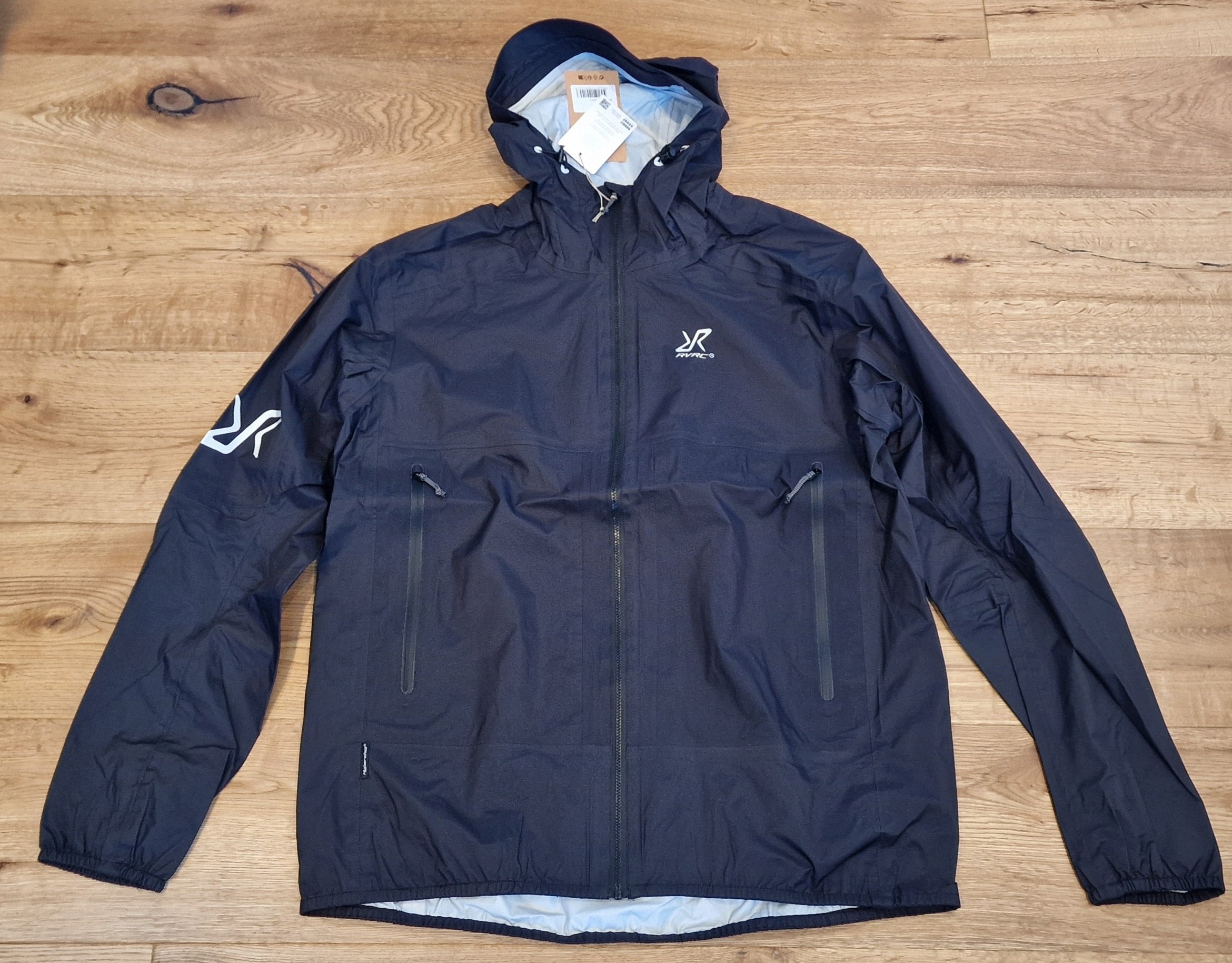 Der kompetente OUTSIDEstories-Test: Die Revolution Race Arcade 3L Lightweight Jacke