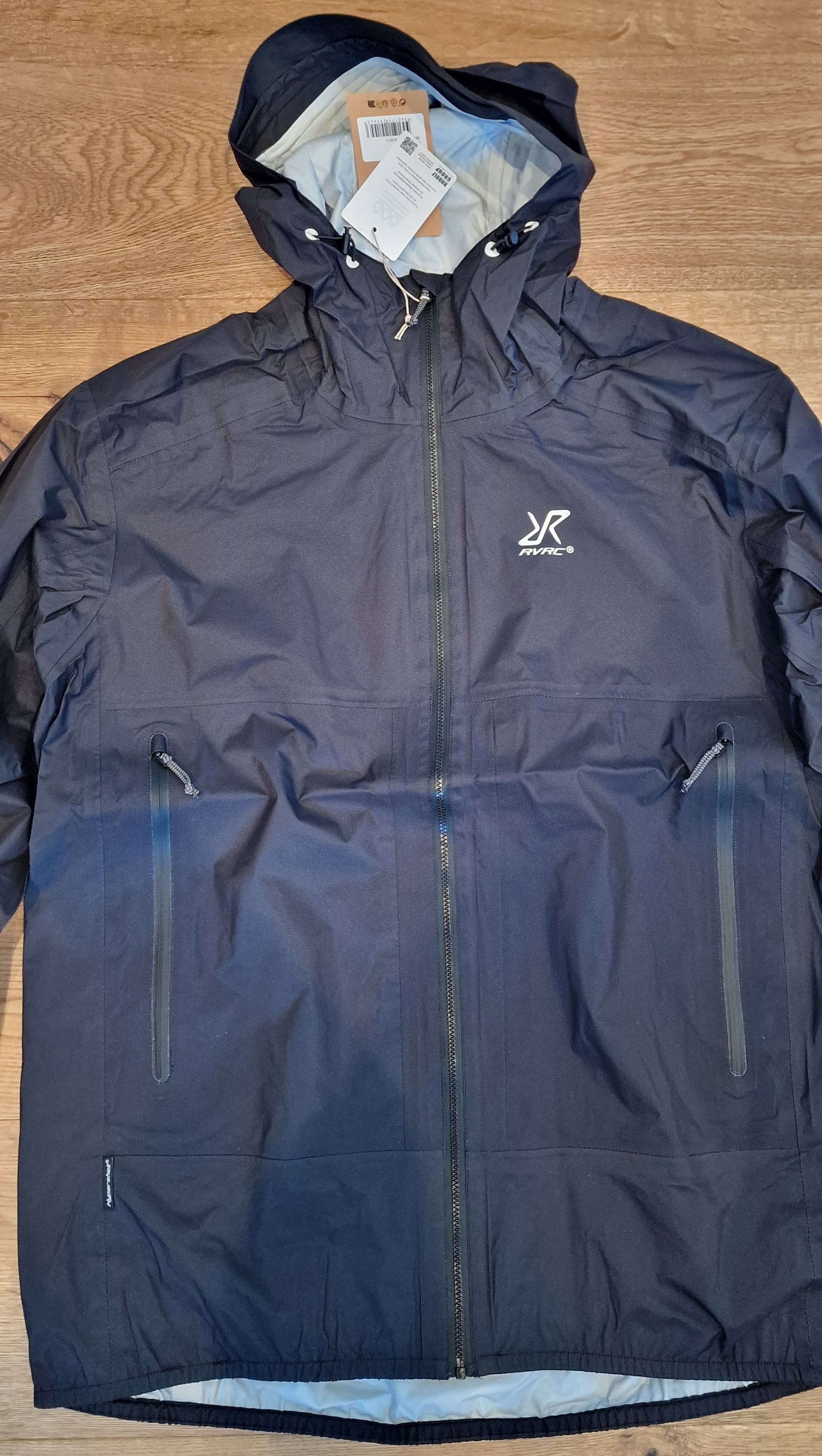 Der kompetente OUTSIDEstories-Test: Die Revolution Race Arcade 3L Lightweight Jacke