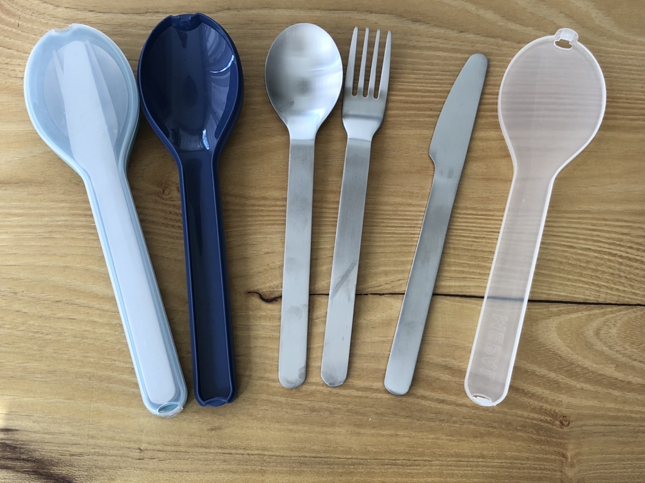Besteckset geschlossen und geöffnet