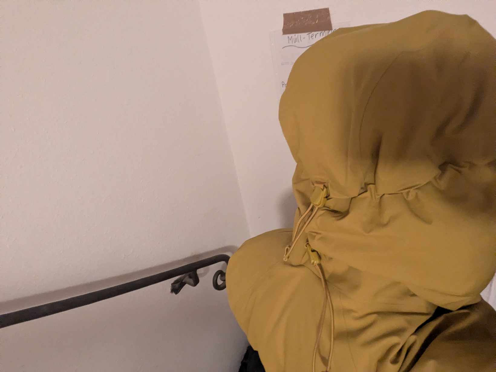 Gummizüge angezogen zu sehen