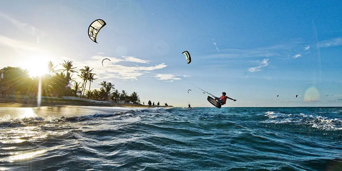 2_ outdooraktivitäten dominikanische republik _kitesurfen