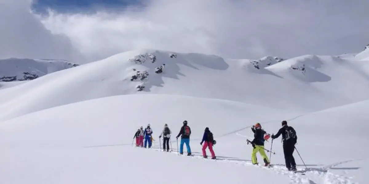 Skitour - Für Skitouren-Einsteiger ist es empfehlenswert, einen Guide zu nehmen | Foto: ROCK'nd SNOW Berg- und Skischule