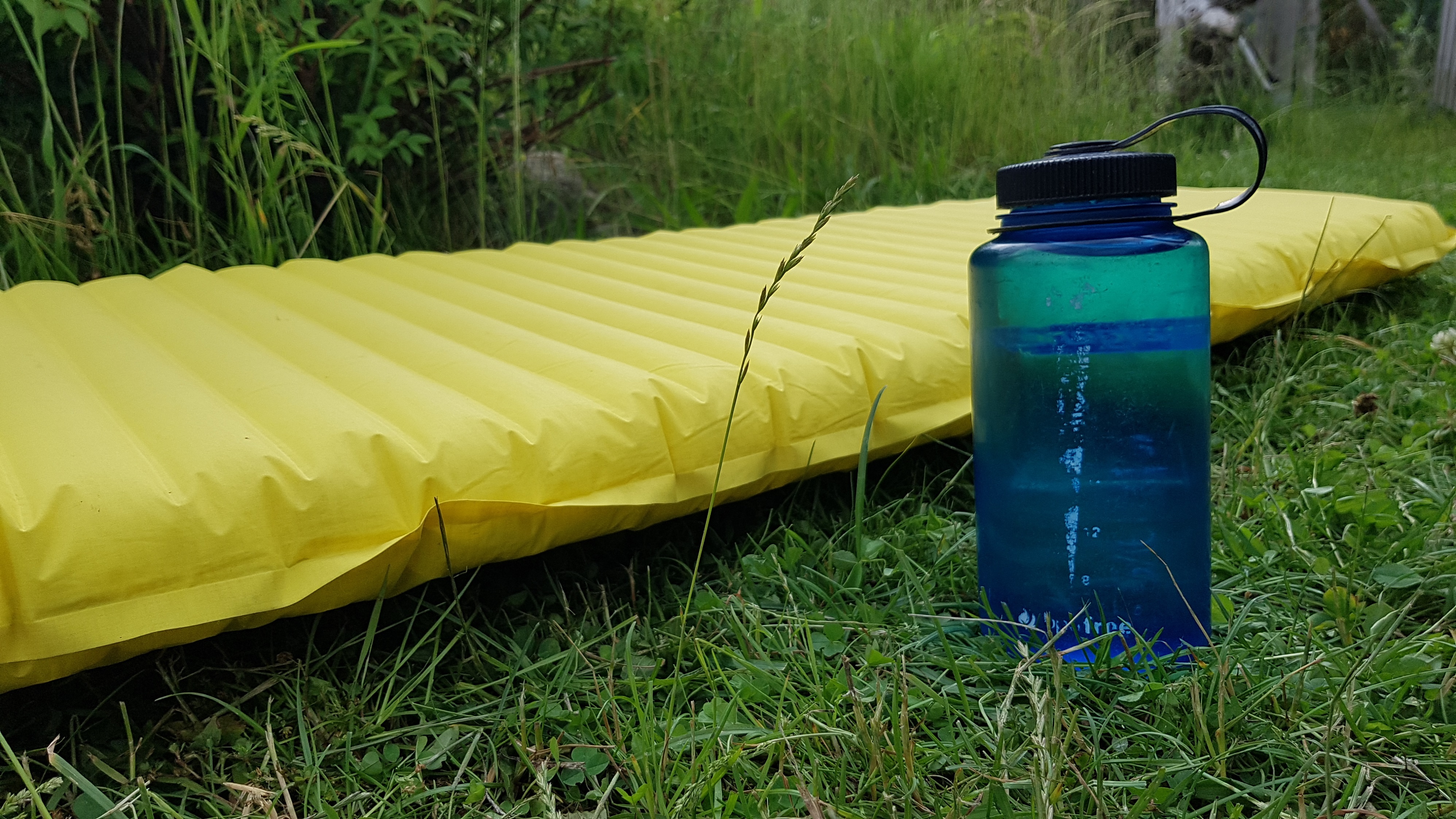 Seitenansicht mit Nalgene 1 L