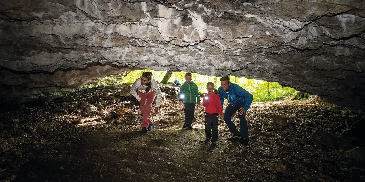 4_Traufgang Ochsenbergtour Heidensteinhöhle_ Albstadt Tourismus 
