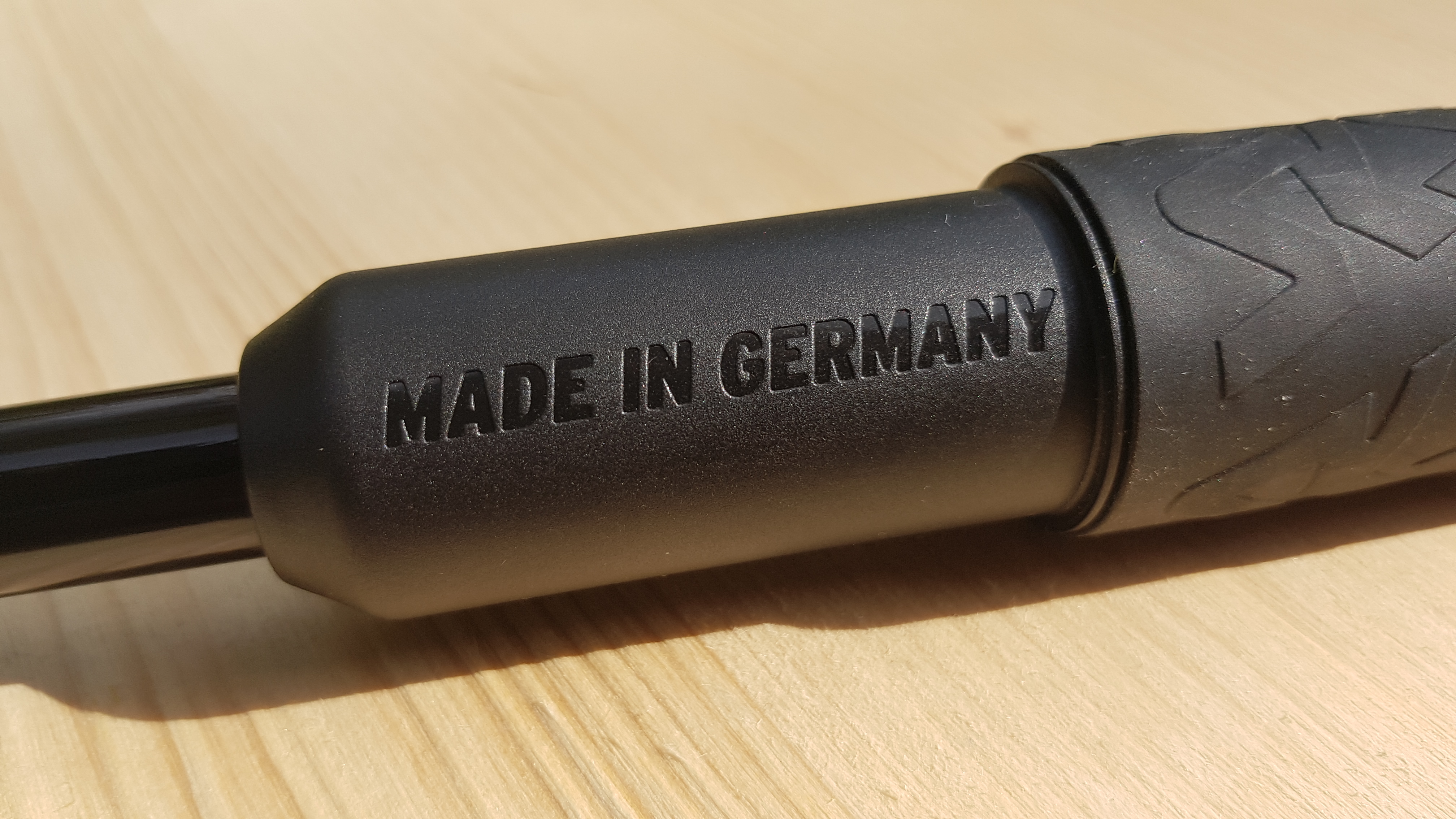 Mittelstück, dass im vorderen Griffstück verschwinden kann