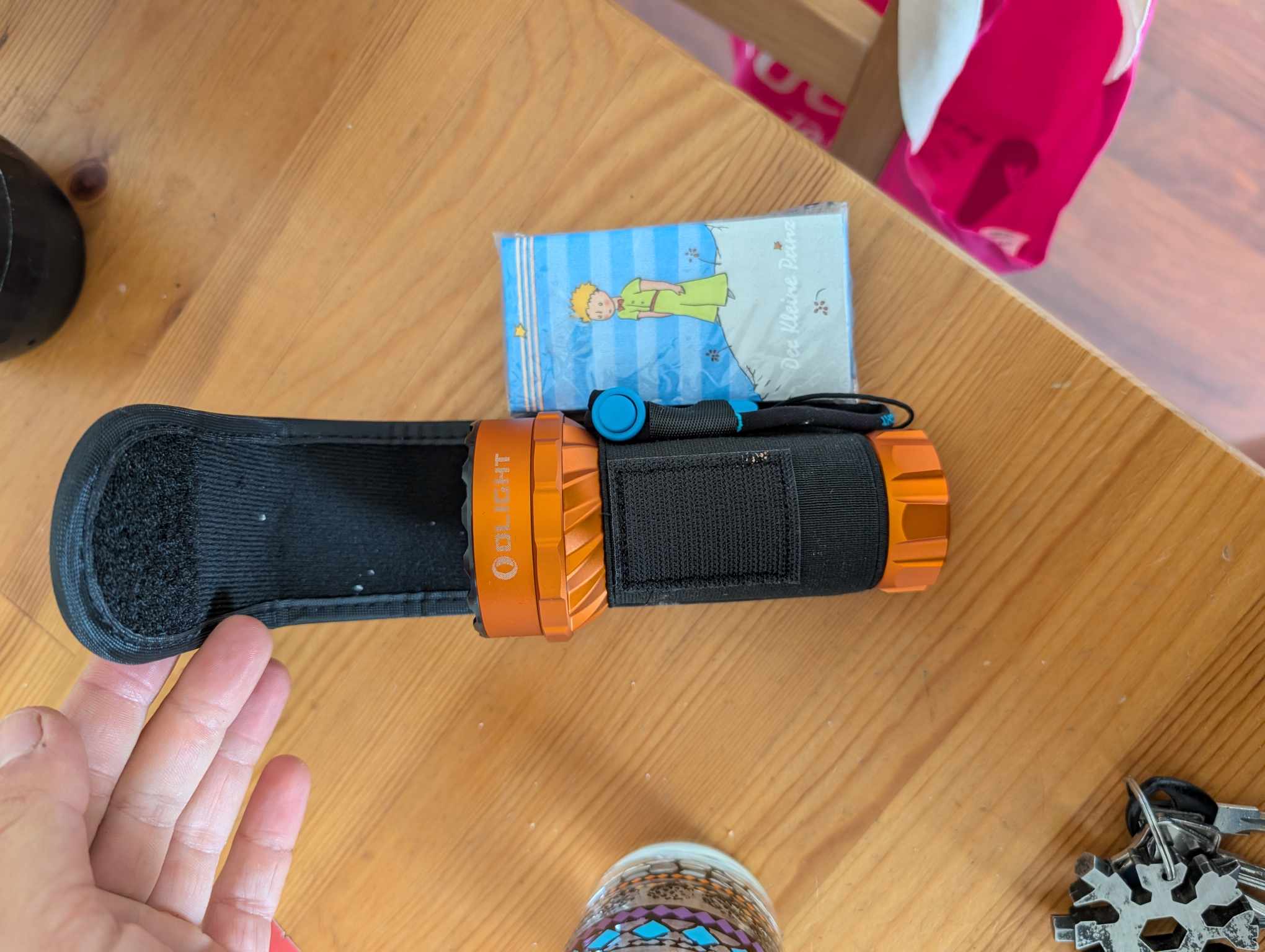 Lampe ist etwas größer als Packung Tempos 