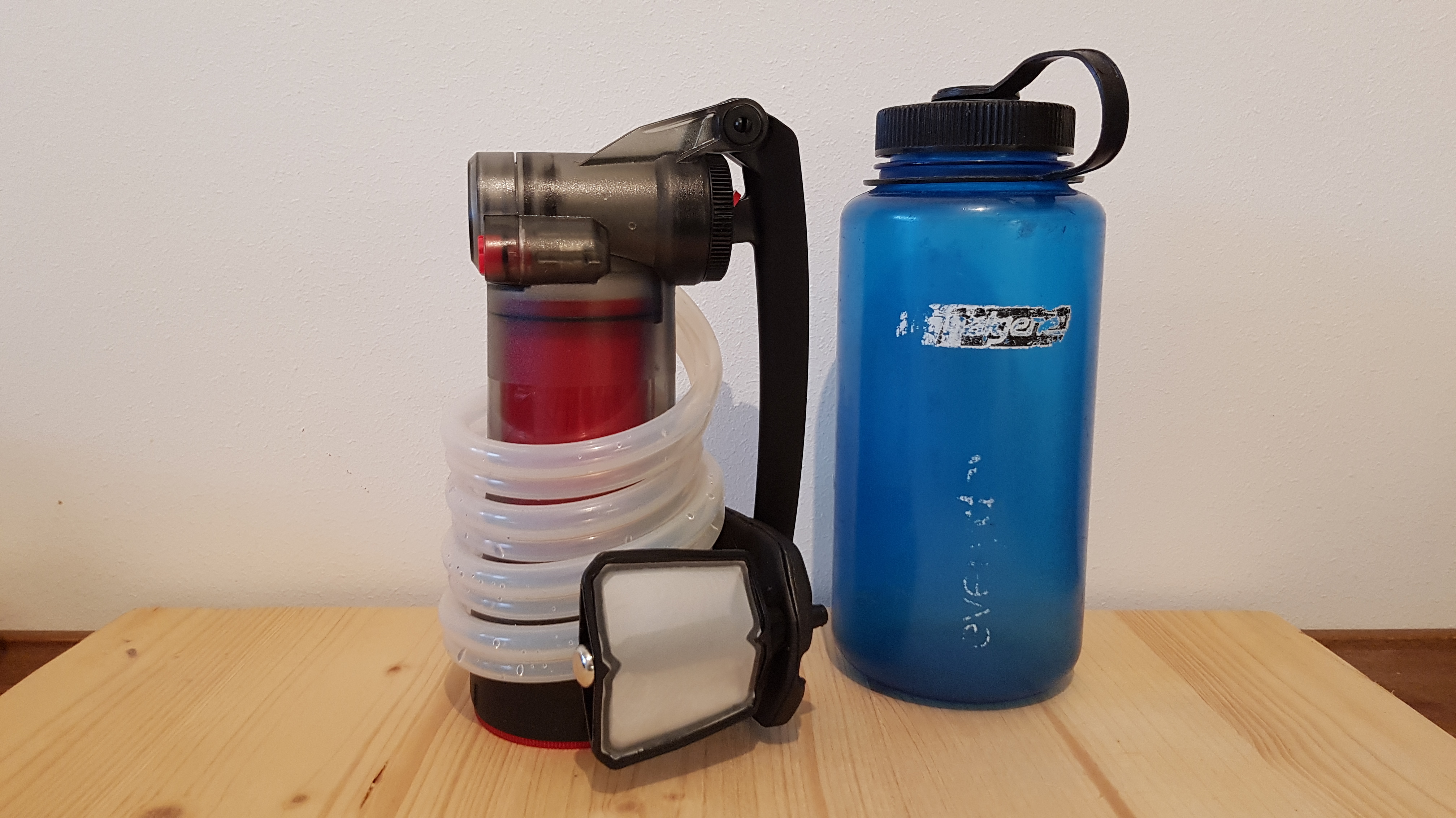 Filter neben Nalgene Flasche 1 L