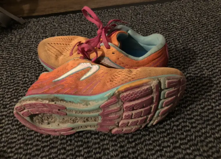 Schuhe schon einige Zeit benutzt und dreckig