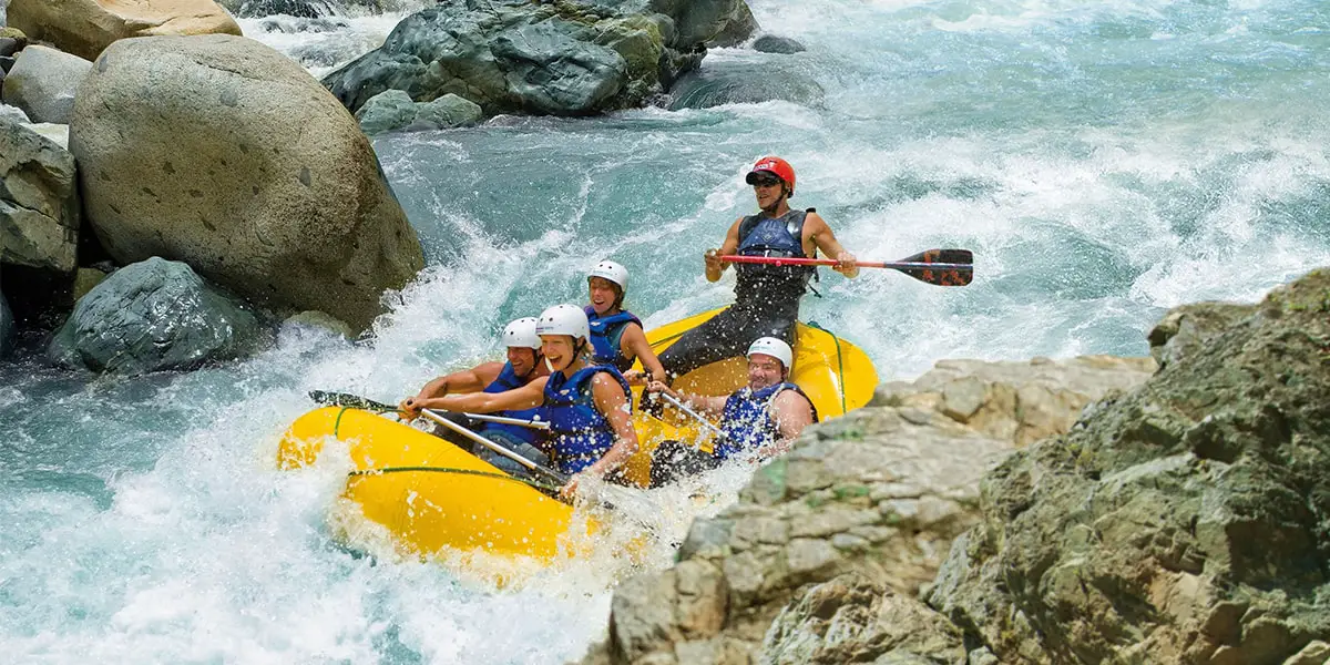 7_ outdooraktivitäten dominikanische republik _rafting-min