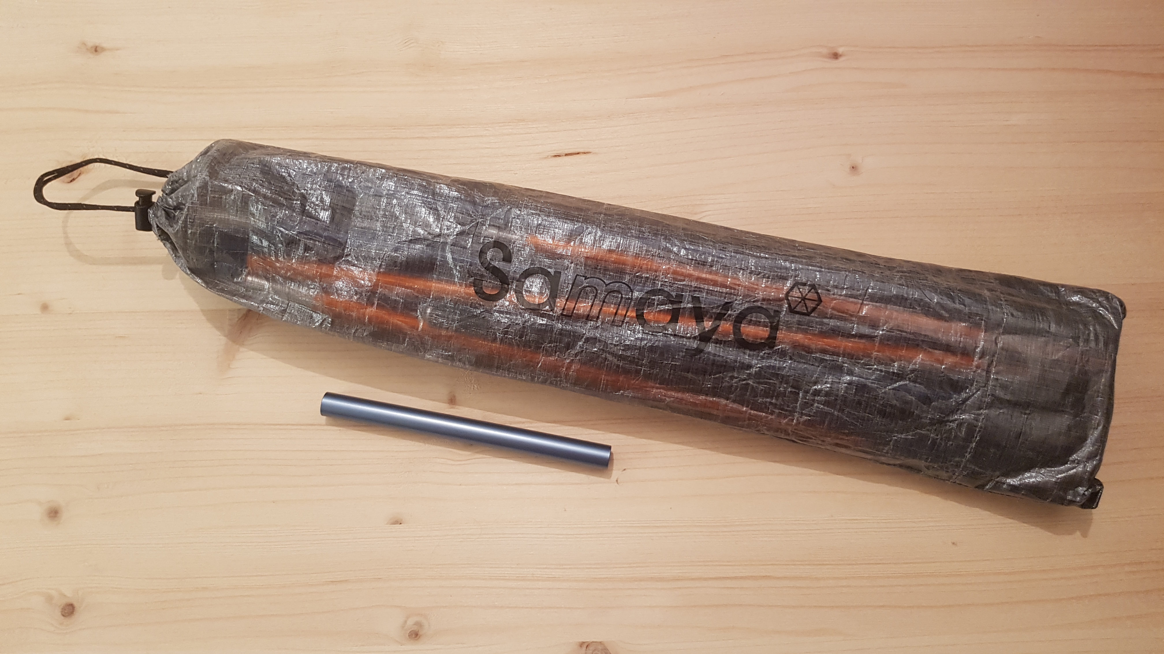 Stangen eingepackt mit Notfall-Schiene