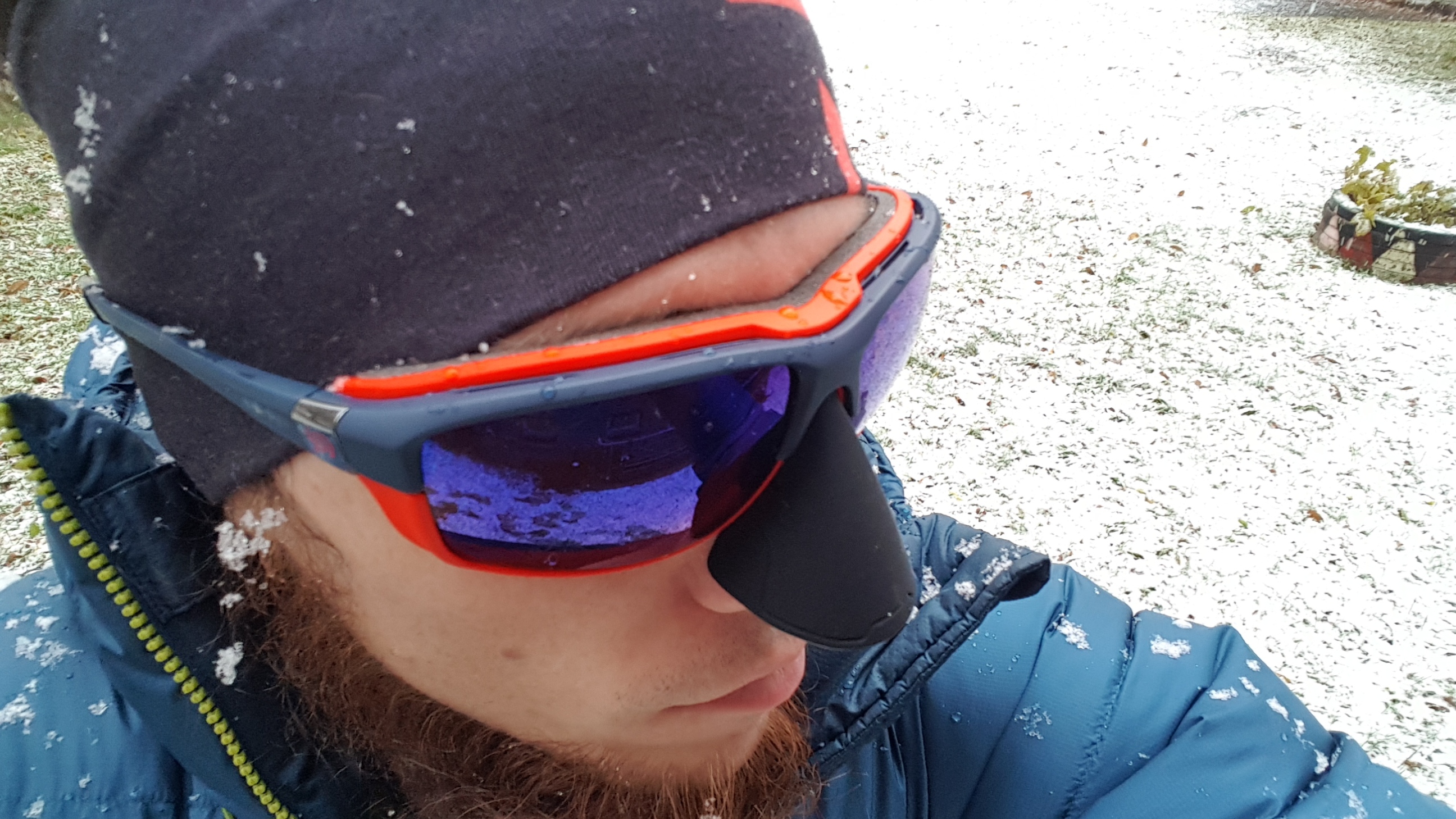 komplett zusammengesetzt im Schnee