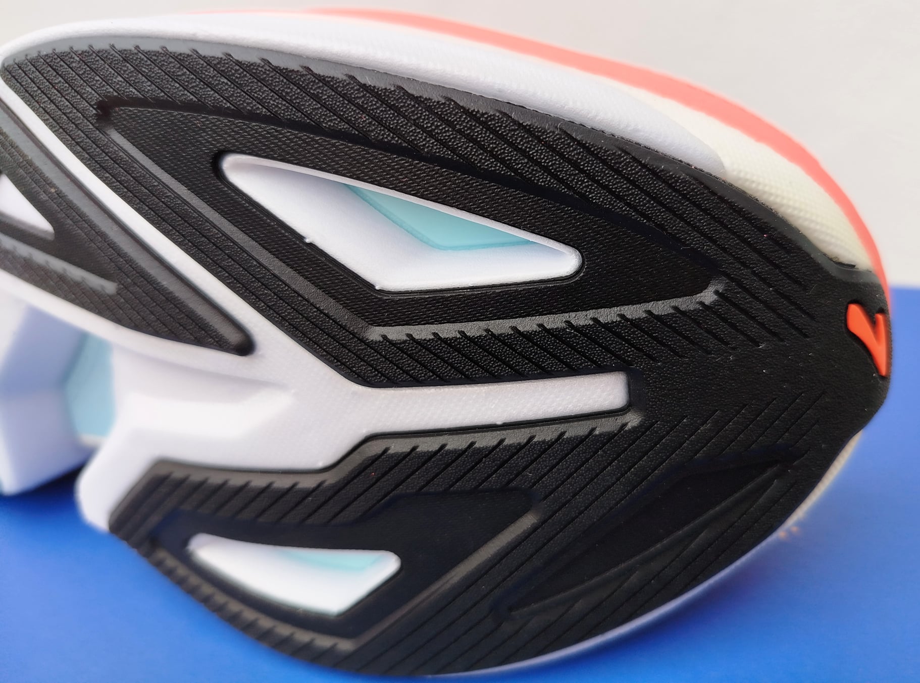 Brooks Hyperion Max 3 m40