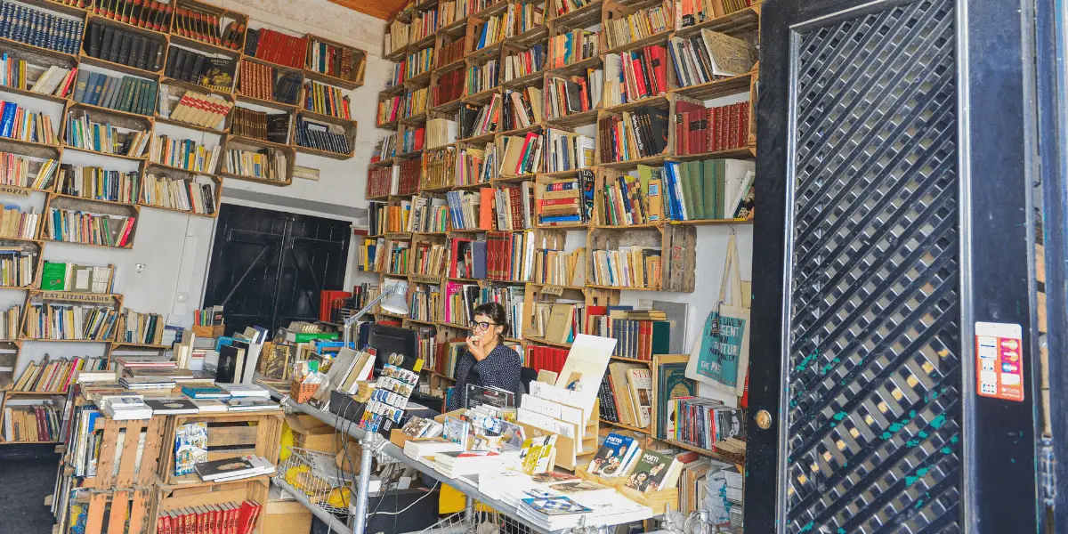 OUTSIDEstories Unterwegs-Tipp: Portugal offroad, Buchhandlung in Portugal
