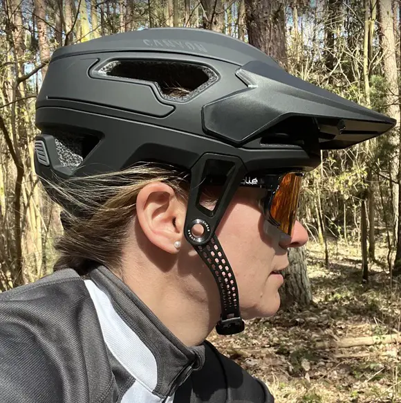 Der kompetente OUTSIDEstories-Test: Der Canyon Deflectr Trail Helmet 