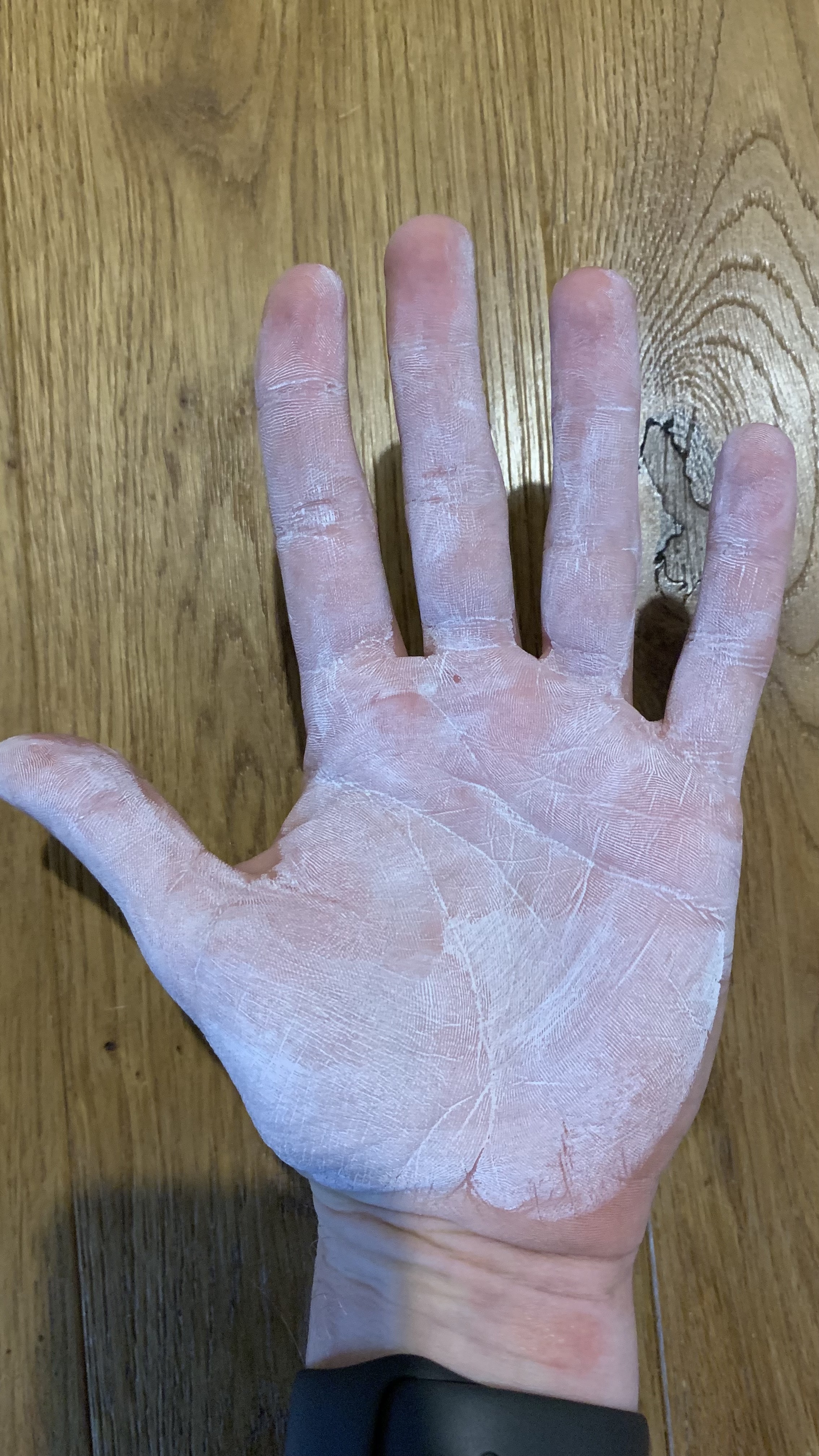 Liquid Chalk auf der Hand