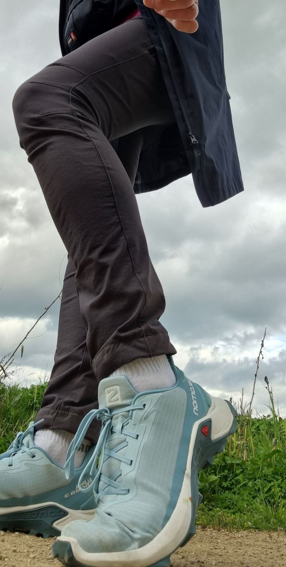 Im Sommer Wandern mit Hund und auch bei unbeständigem Wetter immer gut zu Fuß
