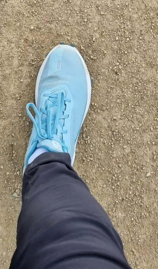 Der Schuh fällt klein aus, aber Salomon bietet auch Modelle in 2/3 Größen an.