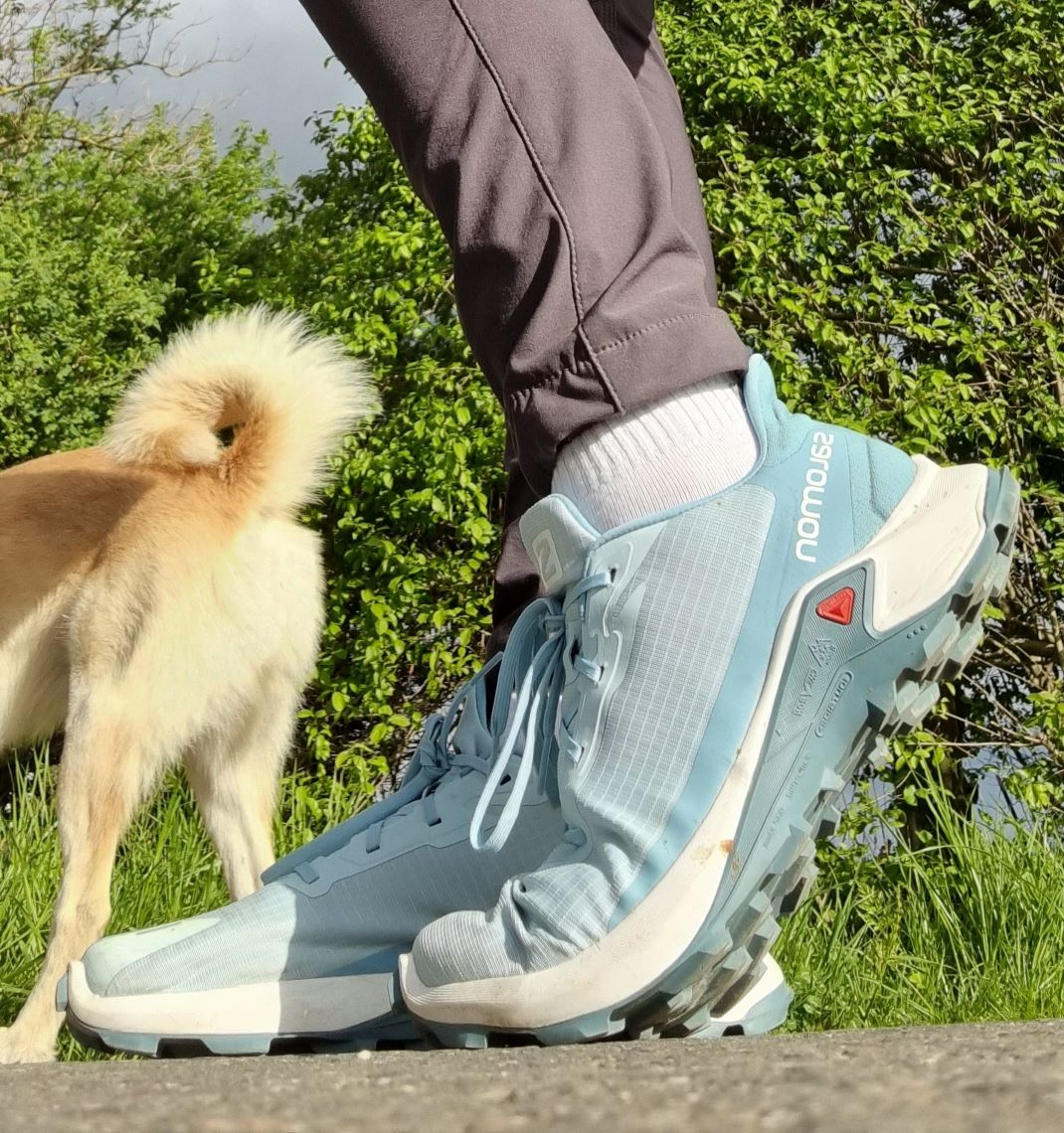 Ein moderner Schuh, der sich auch gut im Alltag macht