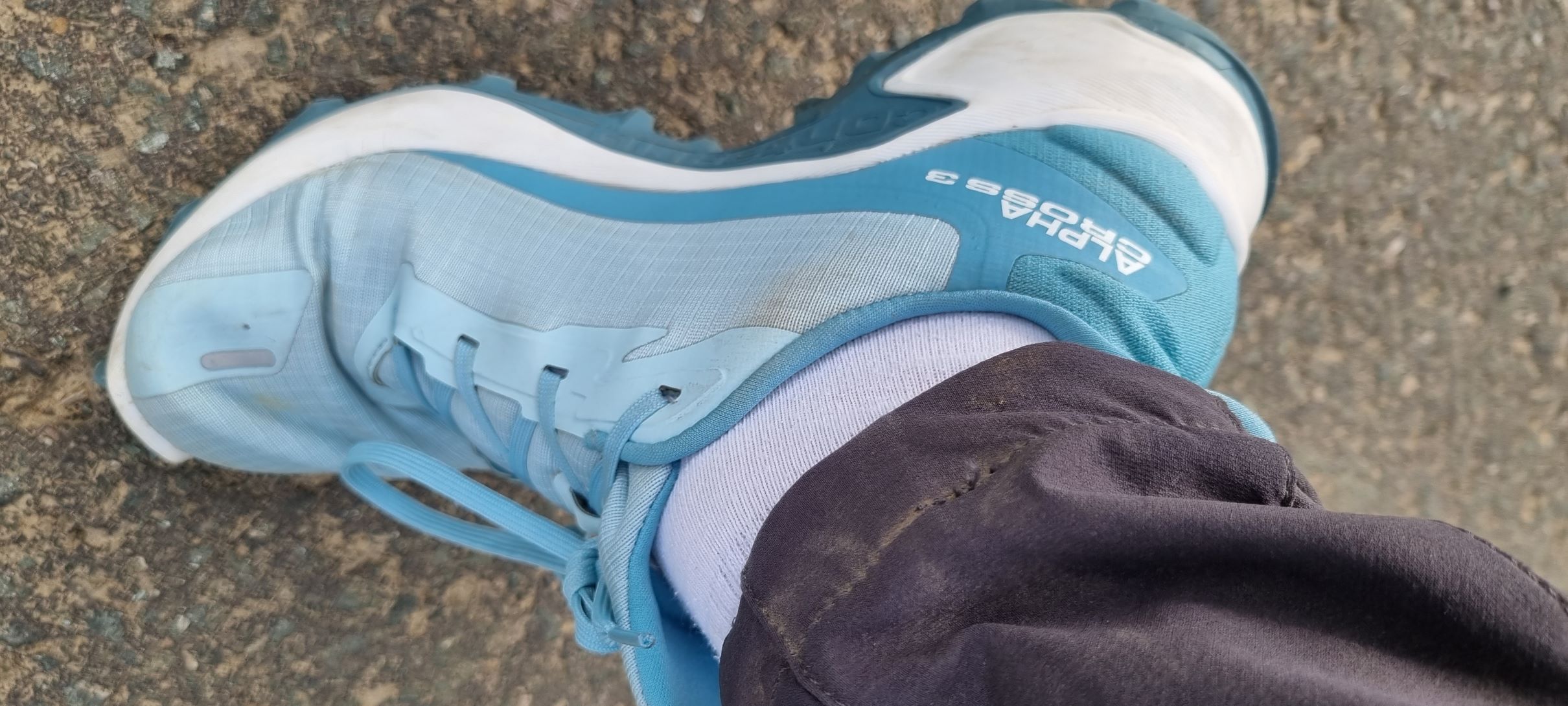 Mehr als nur bequem; ein guter Trailrunning Schuh stabilisiert den Fuß, ohne ihn einzuengen